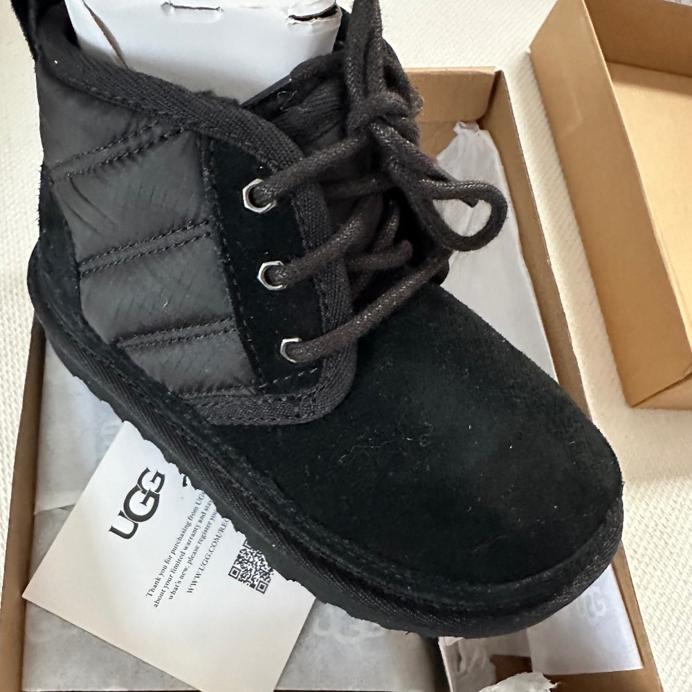 Ugg Chuka boots - toddler size 9